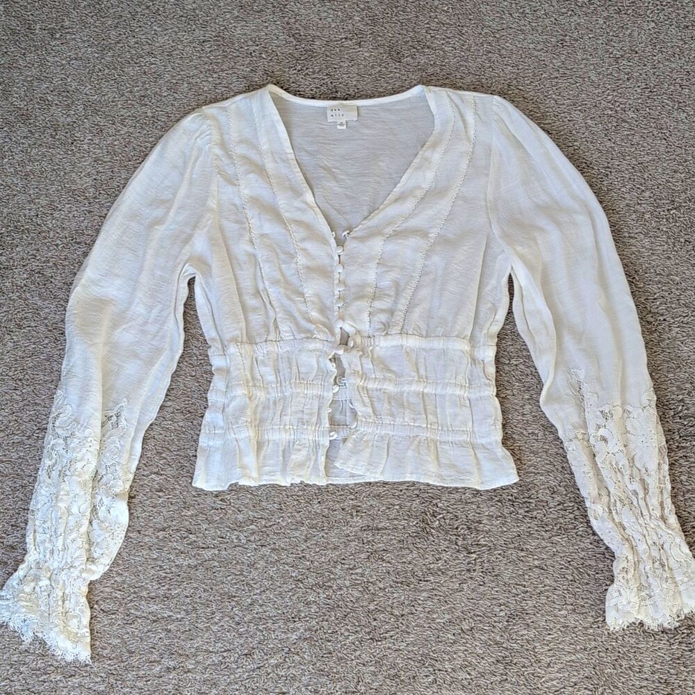 Dee Elly White Solid Lace V-Neck Blouse Women M Bell Sleeve Button Front
